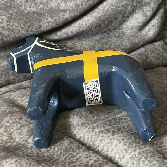 Sweden HORSE – 4 inch. blue-yellow - Sverigehasten Tag - Image 4