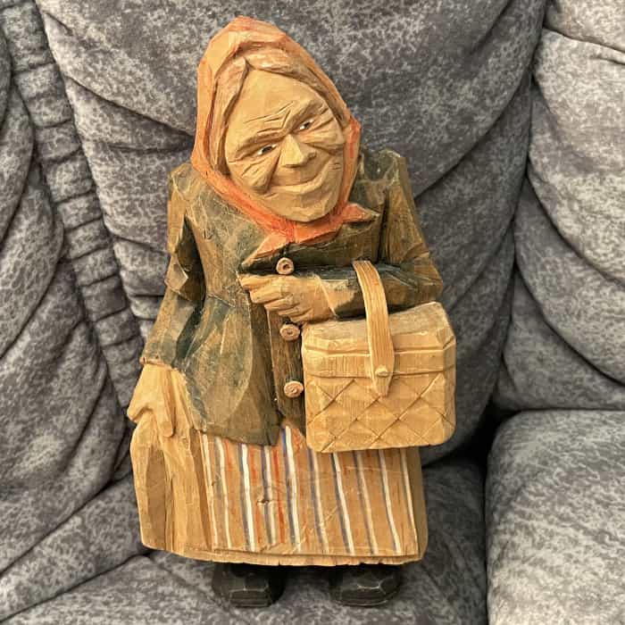 Swedish CARVED “WOMAN w. basket” G. Nilsson 6.5 inch.