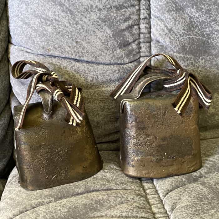 Two Swedish antique COWBELLS with patina - Image 3