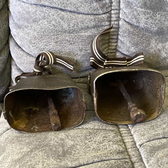 Two Swedish antique COWBELLS with patina - Image 5